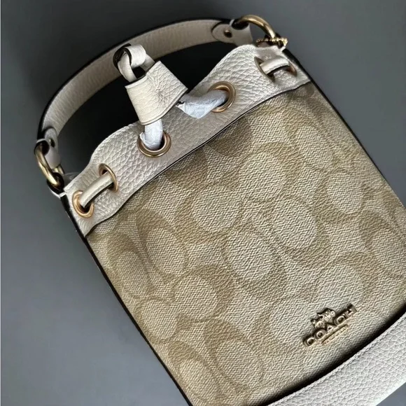 Coach Cream and Tan Signature Shoulder Bag - Picture 3 of 6